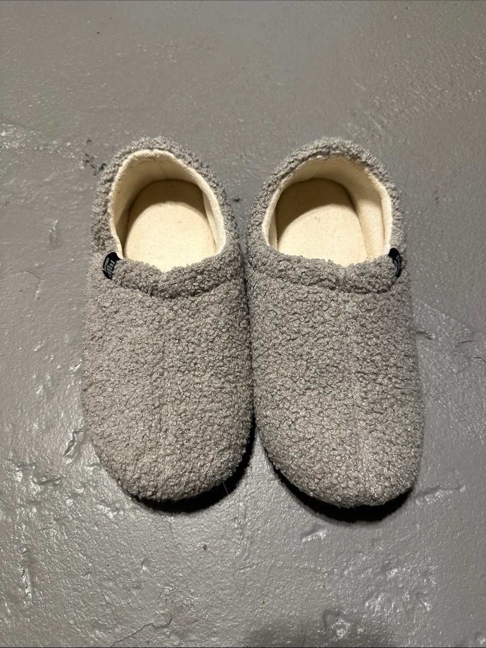 Women’s Cozy Slip-On Sherpa Shoes - Gray